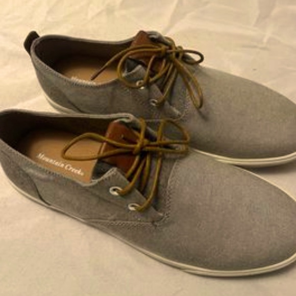 Men’s 
Shoes 
size 9 Wide 
Mountain Creek - Picture 2 of 16